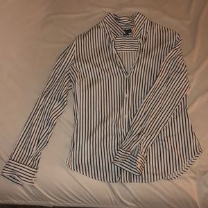 Stripped long sleeve button up